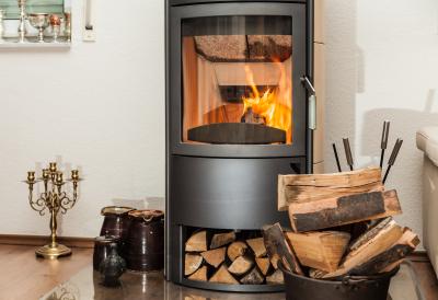 Gemütlicher wasserführender Kamin
